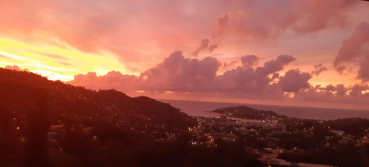 Hilltop View Guesthouse Castries Esterno foto